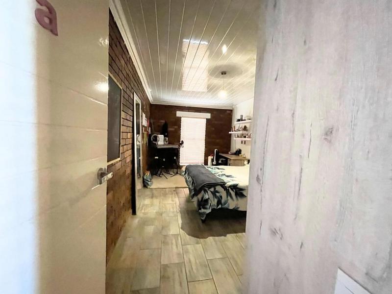 10 Bedroom Property for Sale in Chatsworth Western Cape